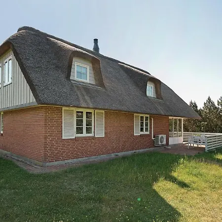 Holiday home Beautiful Home In Blavand With Sauna *